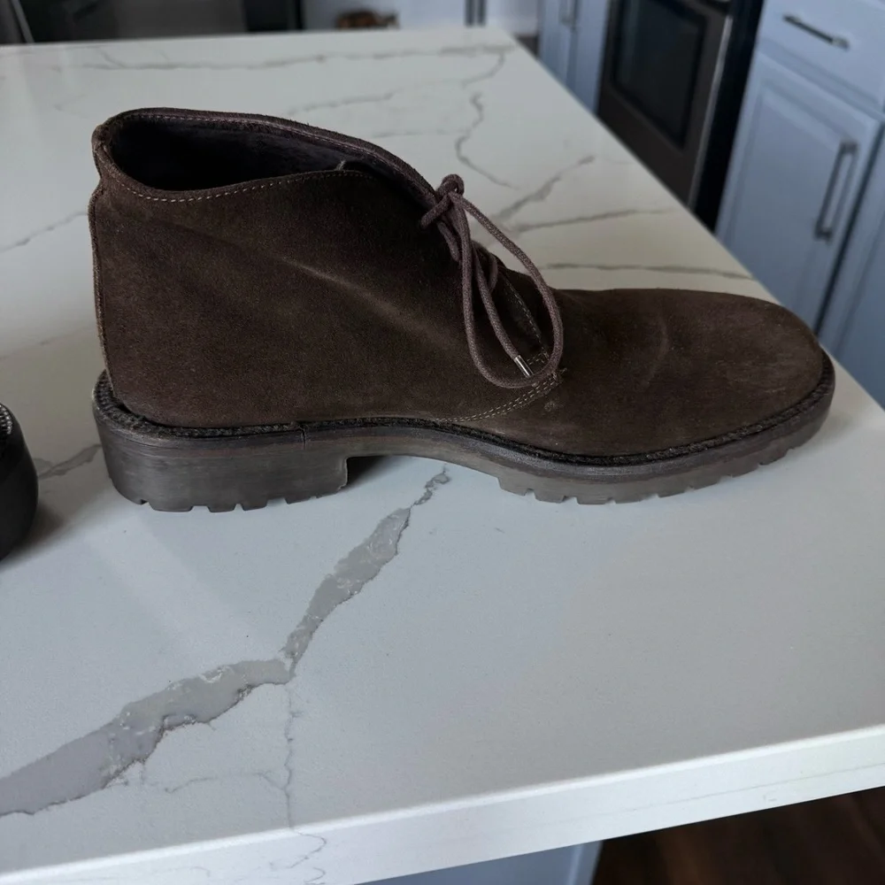 Banana Republic Brown Suede Chukka Boots